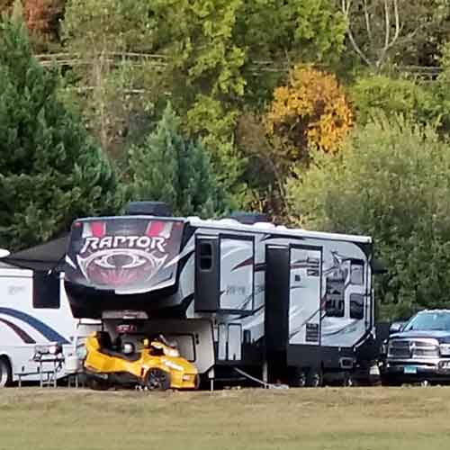 rv-parked-in-townsend-tennessee